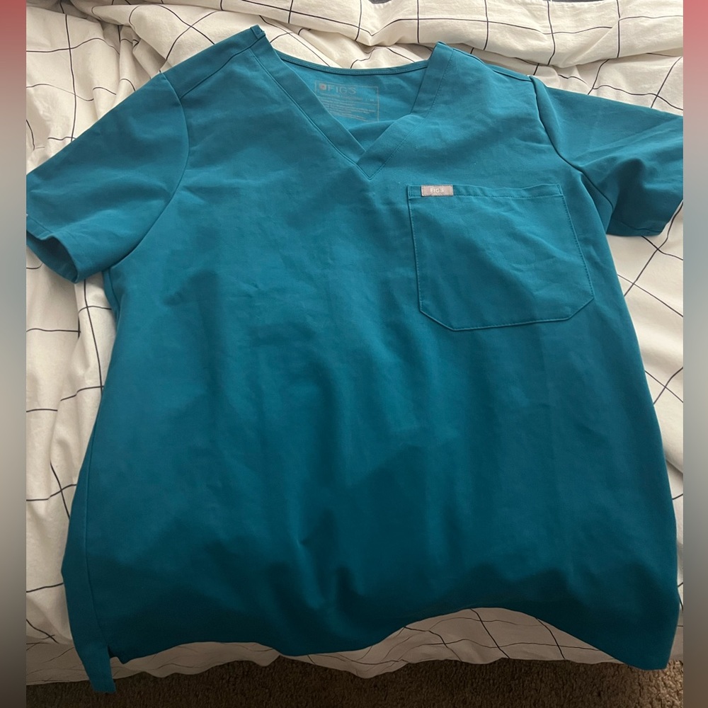 Figs one pocket scrub top